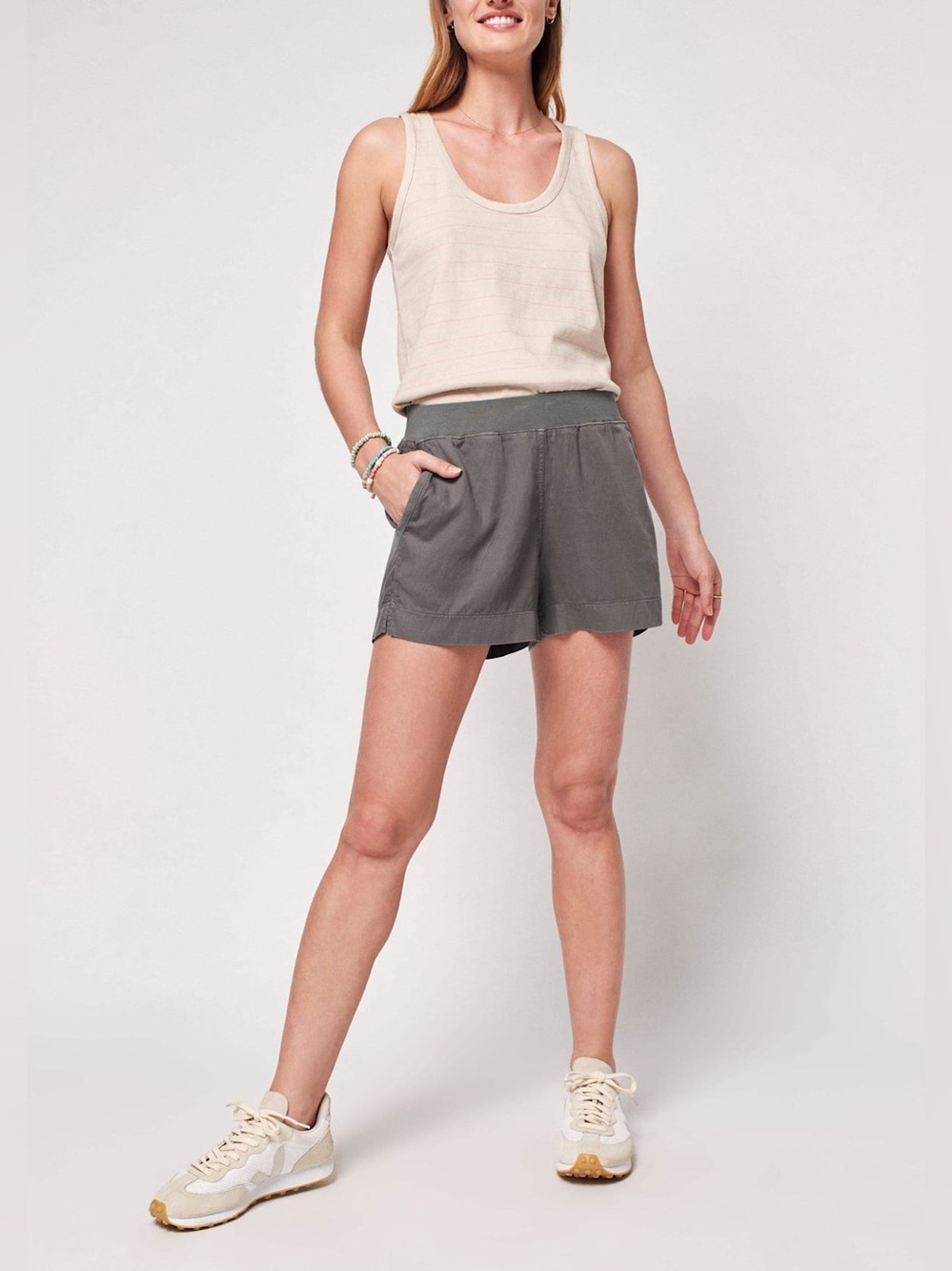 Faherty Arlie Day Linen Blend Short in Gray - Size Medium